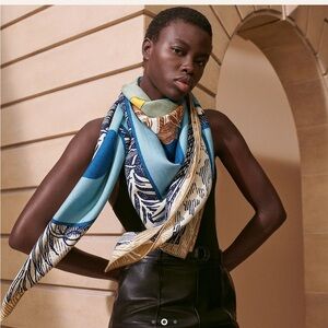 Hermes cavalier en formed shawl cashmere NWT